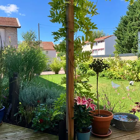 Le Διαμέρισμα *