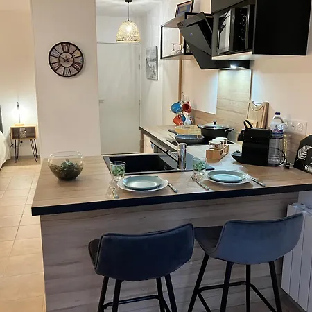 Le Διαμέρισμα *